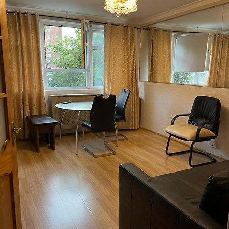 1 Bedroom Flat Close To City With Free Parking Arrangement Лондон Экстерьер фото