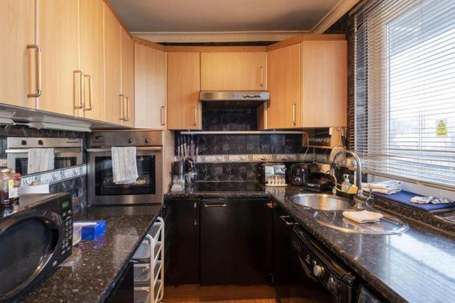 1 Bedroom Flat Close To City With Free Parking Arrangement Лондон Экстерьер фото