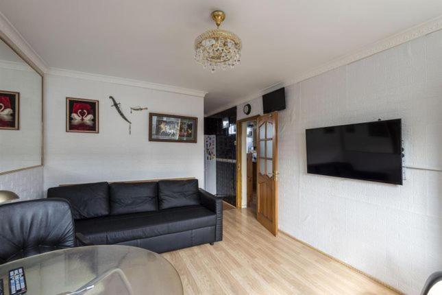 1 Bedroom Flat Close To City With Free Parking Arrangement Лондон Экстерьер фото