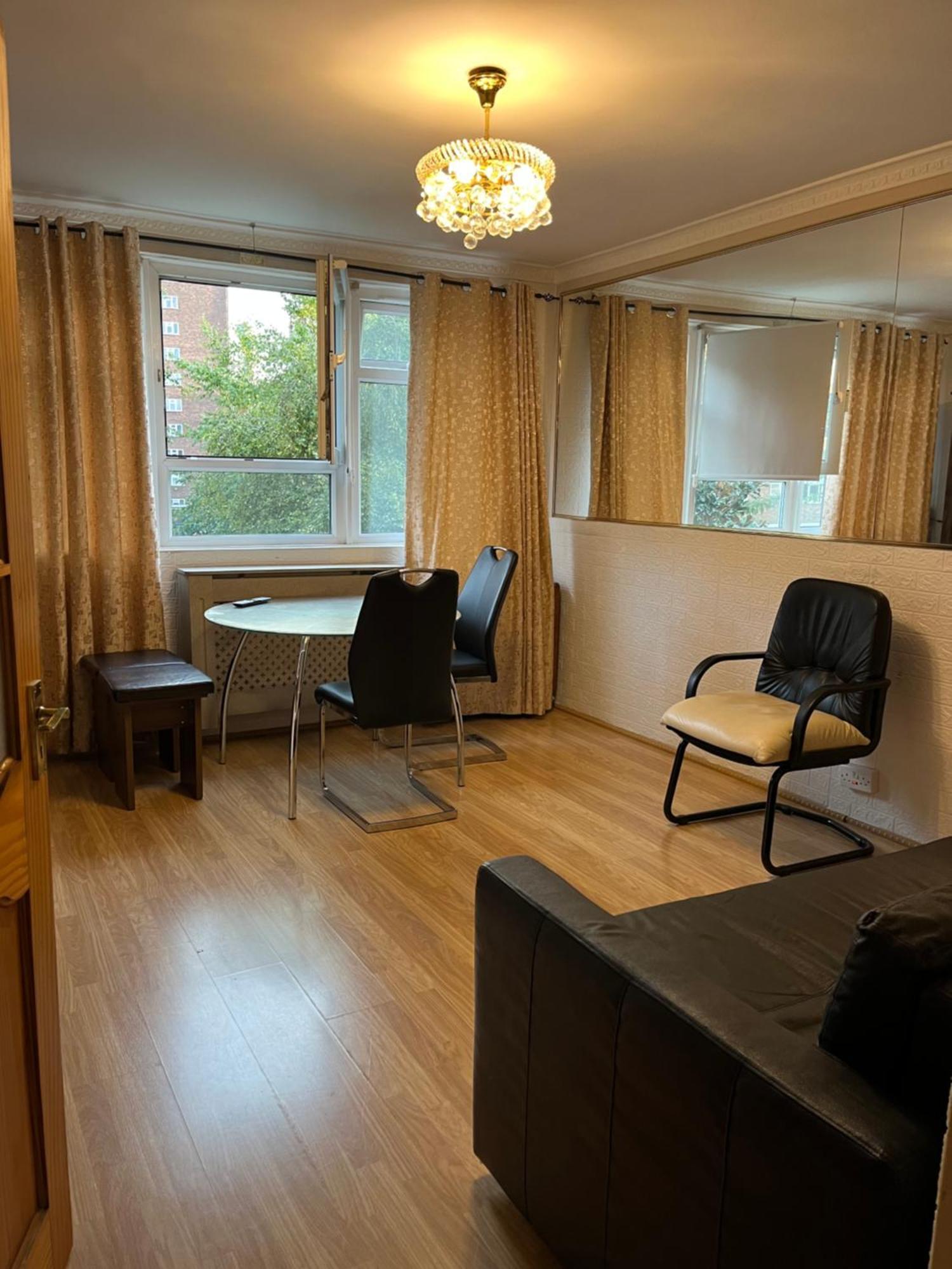 1 Bedroom Flat Close To City With Free Parking Arrangement Лондон Экстерьер фото